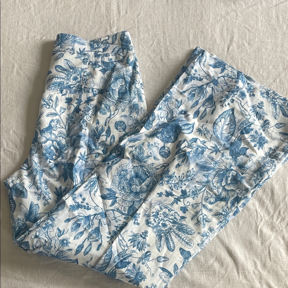 AUREUM Blue and White Floral Pants